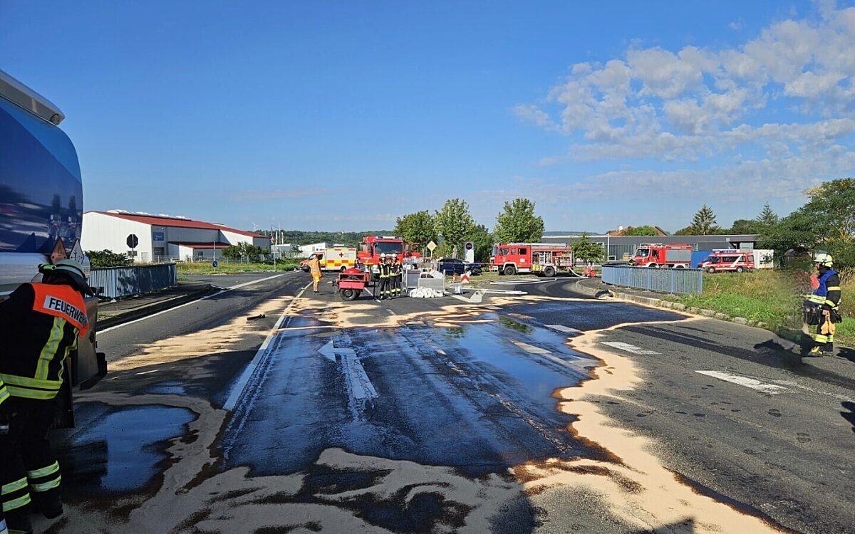 Unfall PKW Tanklaster Volkach Unfall PKW Tanklaster Volkach