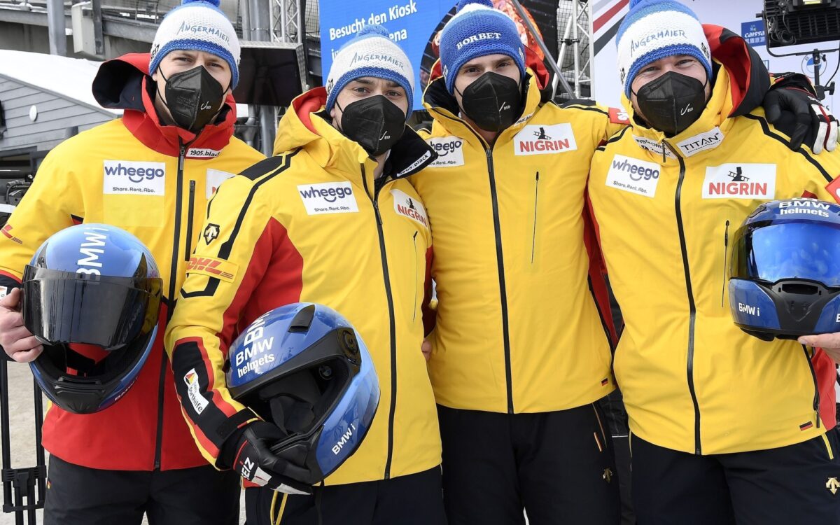 Viererbob Olympia 2022 Christian Rasp ganz rechts Viererbob Olympia 2022 Christian Rasp ganz rechts