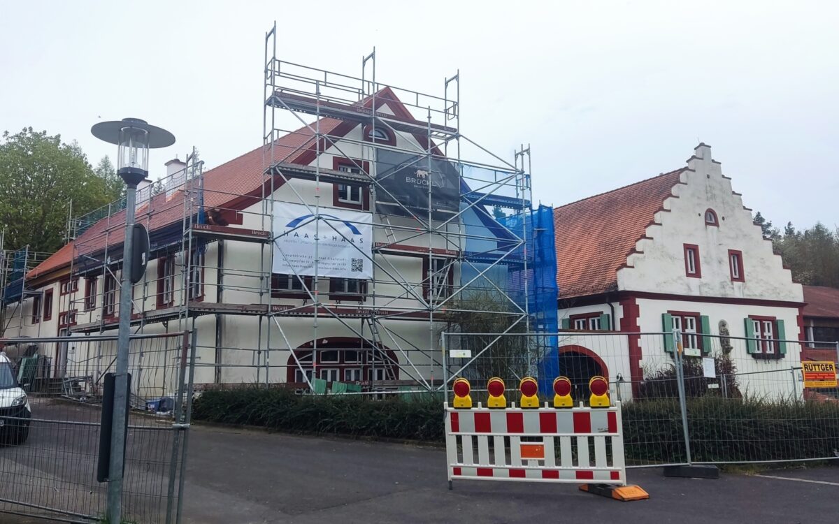 Baustelle an der Weißen Mühle nach Dachstuhlbrand Baustelle an der Weißen Mühle nach Dachstuhlbrand