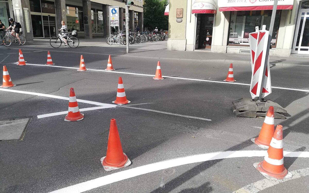 Markierungsarbeiten Theaterstraße Markierungsarbeiten Theaterstraße