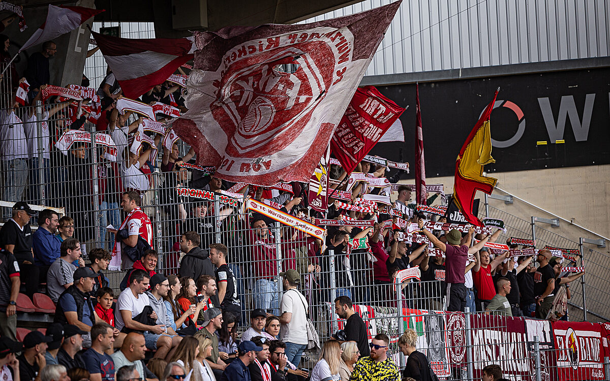 Wuerzburger Kickers Fans Heimspiel 2025 26 Wuerzburger Kickers Fans Heimspiel 2025 26