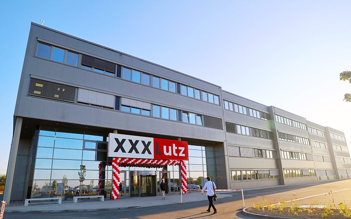 Der Neubau von XXXLutz in Würzburg Der Neubau von XXXLutz in Würzburg