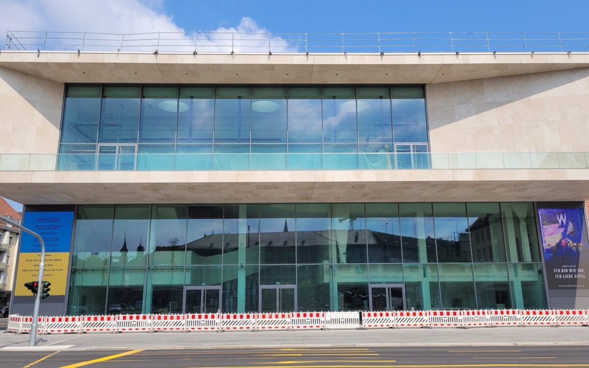 Das Mainfrankentheater von außen Das Mainfrankentheater von außen