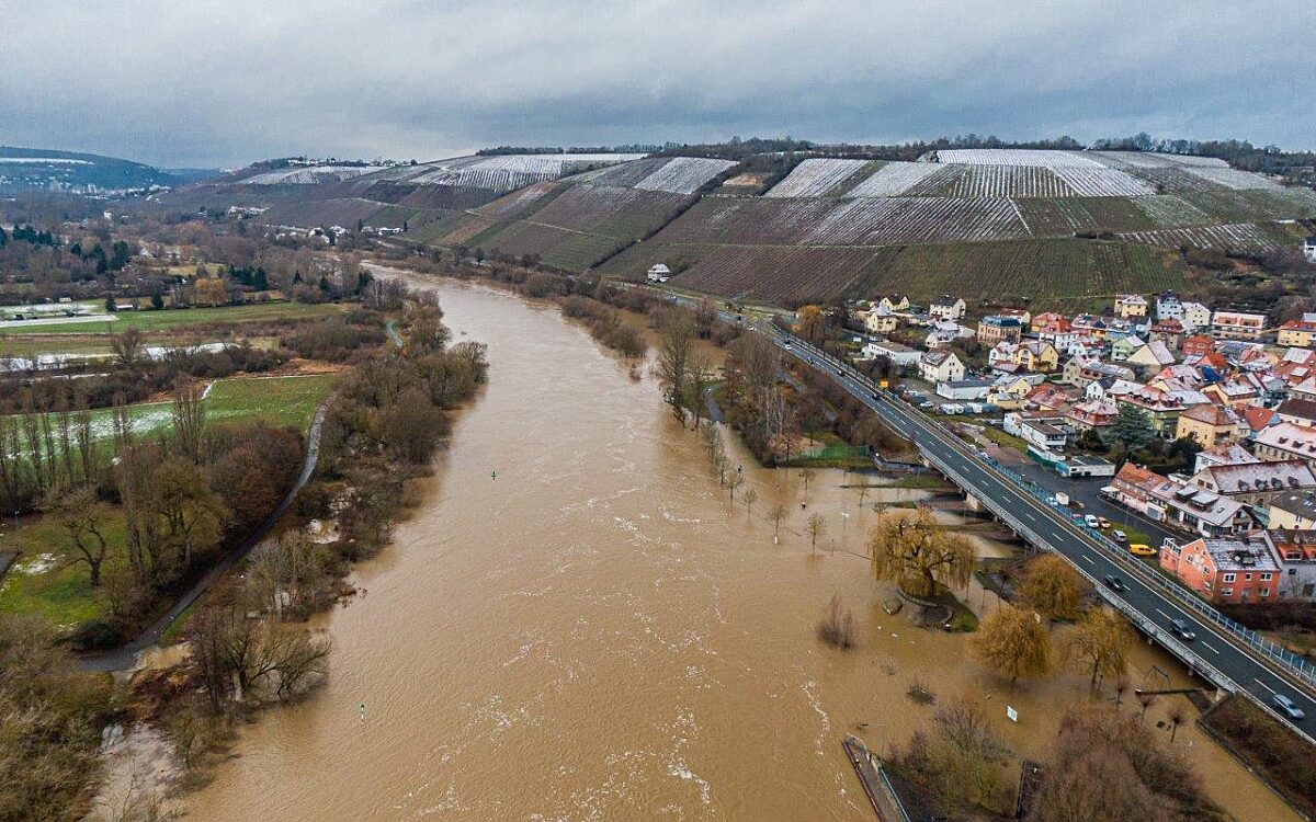 drohnenaufnahme steigender pegel main 2 drohnenaufnahme steigender pegel main 2