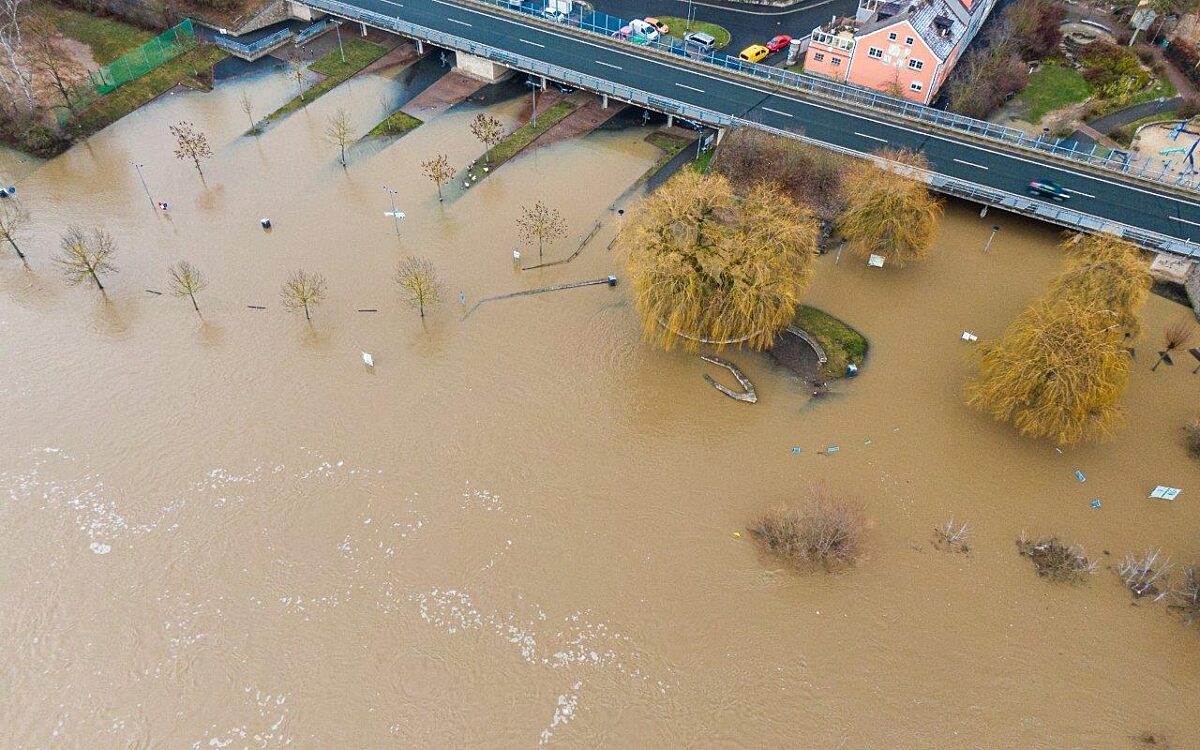 drohnenaufnahme steigender pegel main 3 drohnenaufnahme steigender pegel main 3
