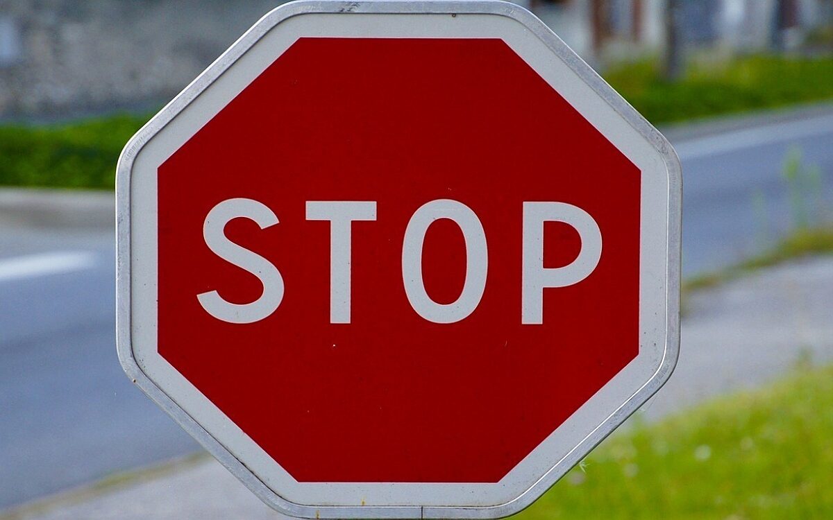 Ein Stoppschild Ein Stoppschild