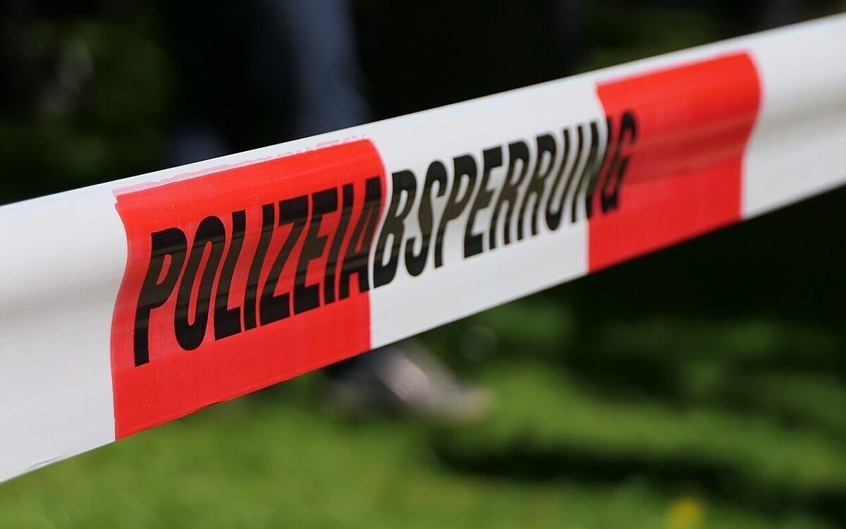 Eine Polizeiabsperrung Eine Polizeiabsperrung