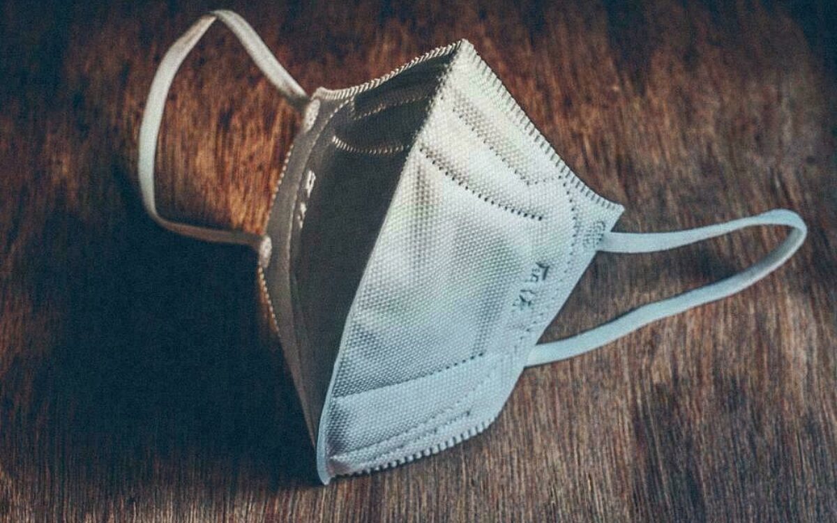 Eine FFP2 Maske Eine FFP2 Maske