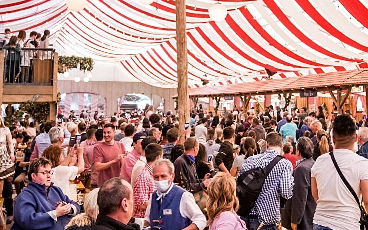 Das Festzelt beim Frühjahrsvolksfest Das Festzelt beim Frühjahrsvolksfest