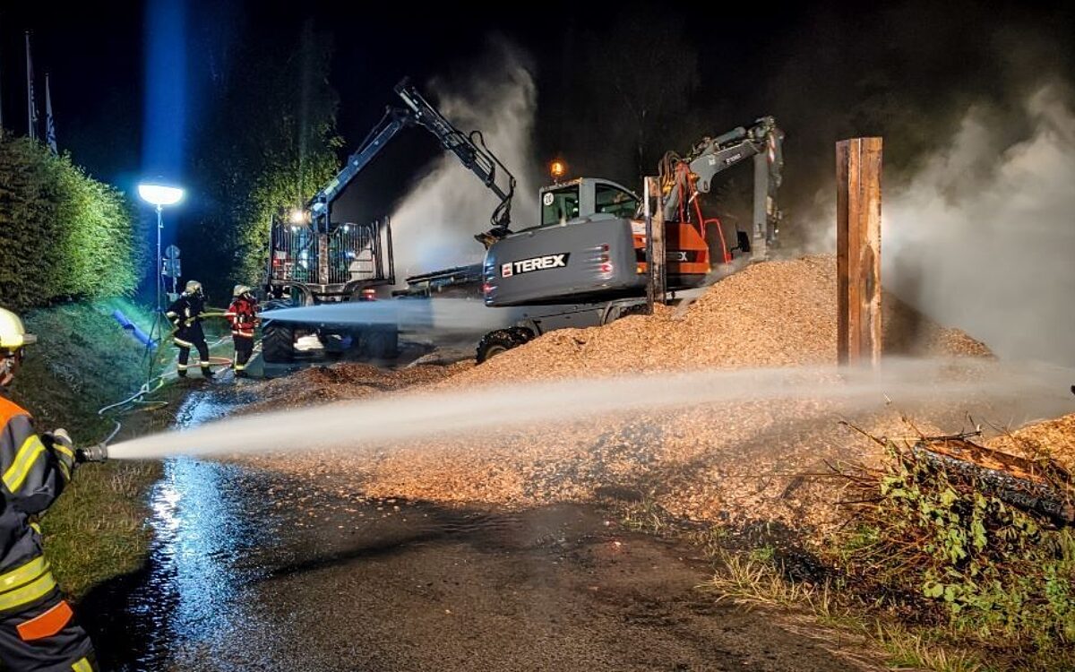 Ein Feuer in Burgsinn in Hackschnitzel Halle Ein Feuer in Burgsinn in Hackschnitzel Halle