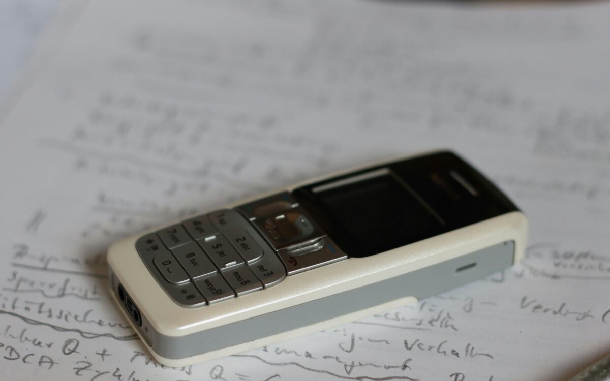 Symbolbild Handy im Unterricht Schule Symbolbild Handy im Unterricht Schule