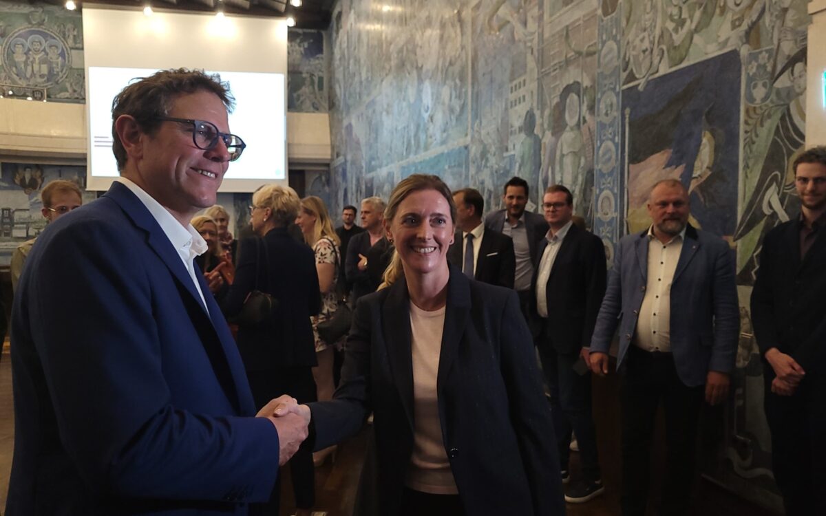 Judith Roth-Jörg gratuliert Martin Heilig Judith Roth-Jörg gratuliert Martin Heilig