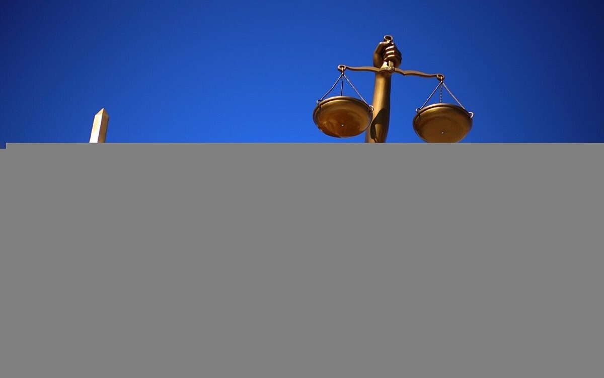 Eine Statue von Justizia Eine Statue von Justizia