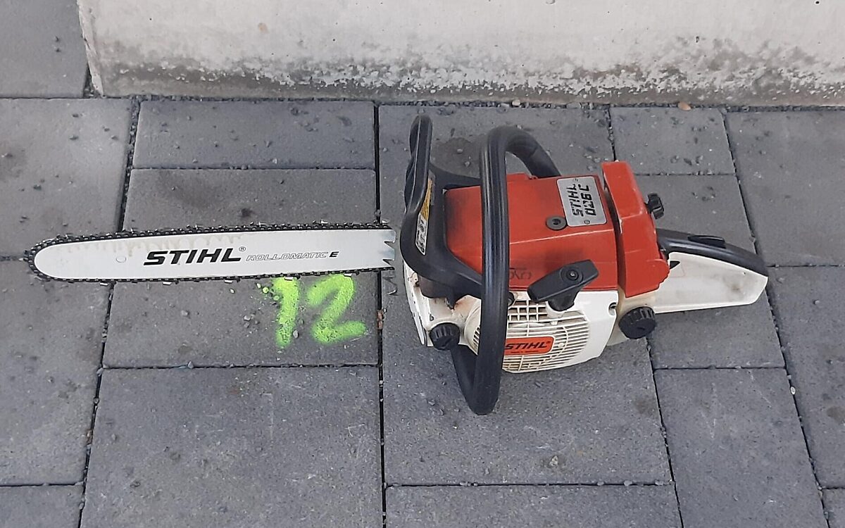 Mit dieser Kettensäge hat ein 27-Jähriger am Würzburger Hauptbahnhof andere Reisende verschreckt Mit dieser Kettensäge hat ein 27-Jähriger am Würzburger Hauptbahnhof andere Reisende verschreckt