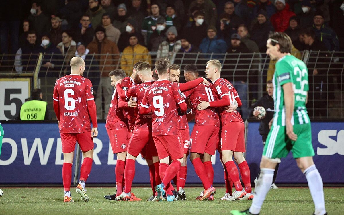 Kickers gewinnen derby gegen schweinfurt Kickers gewinnen derby gegen schweinfurt