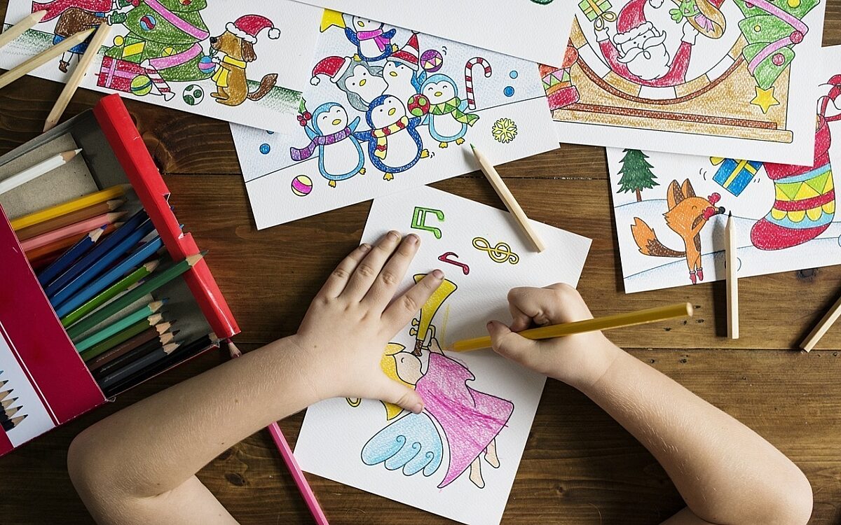 Symbolbild Kinderspielzeug malen Symbolbild Kinderspielzeug malen