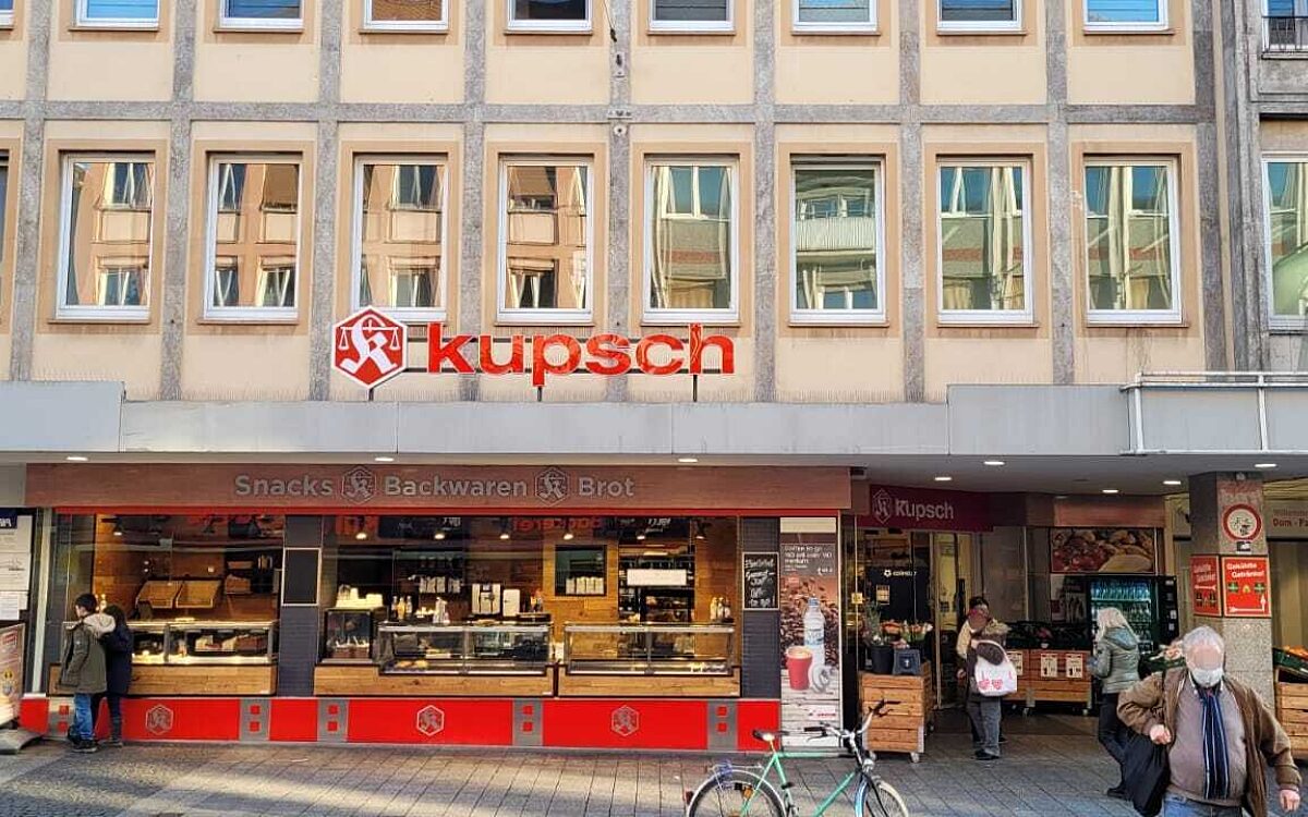 Der im Februar überfallene Kupsch-Markt in der Domstraße Der im Februar überfallene Kupsch-Markt in der Domstraße