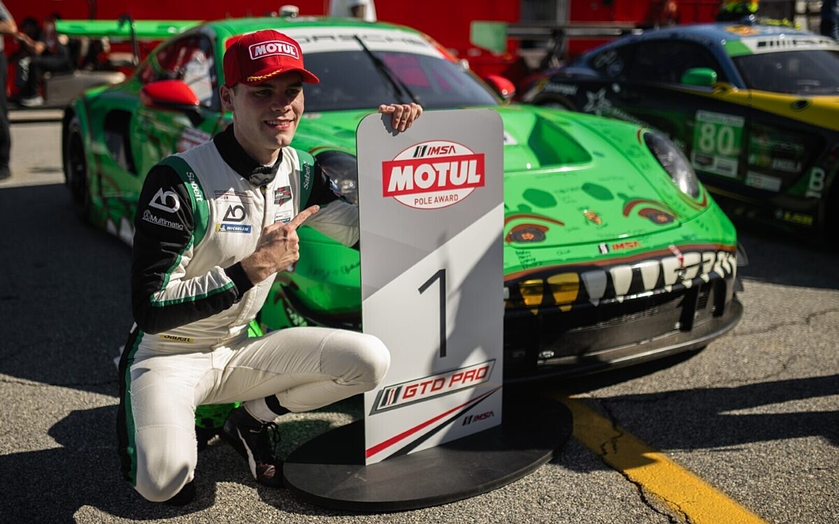 Laurin Heinrich neben seinem Porsche "Rexy" Laurin Heinrich neben seinem Porsche "Rexy"