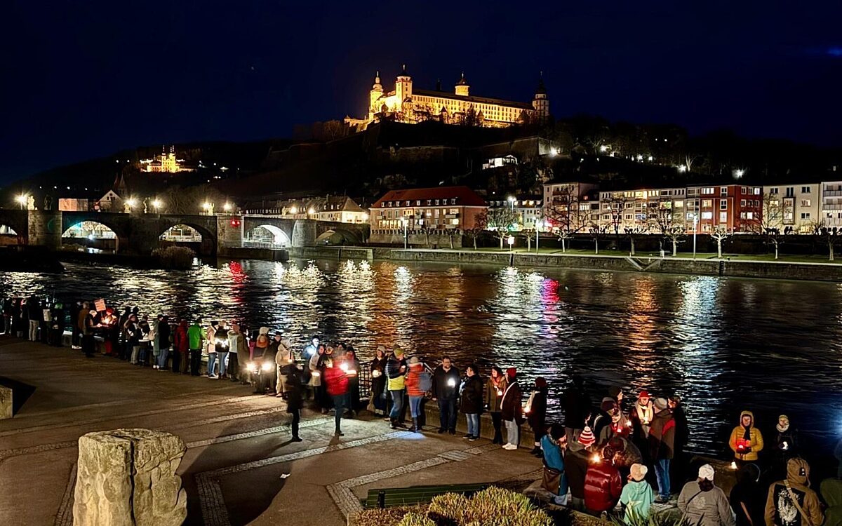 Lichtermeer für Demokratie und Vielfalt Würzburg Lichtermeer für Demokratie und Vielfalt Würzburg