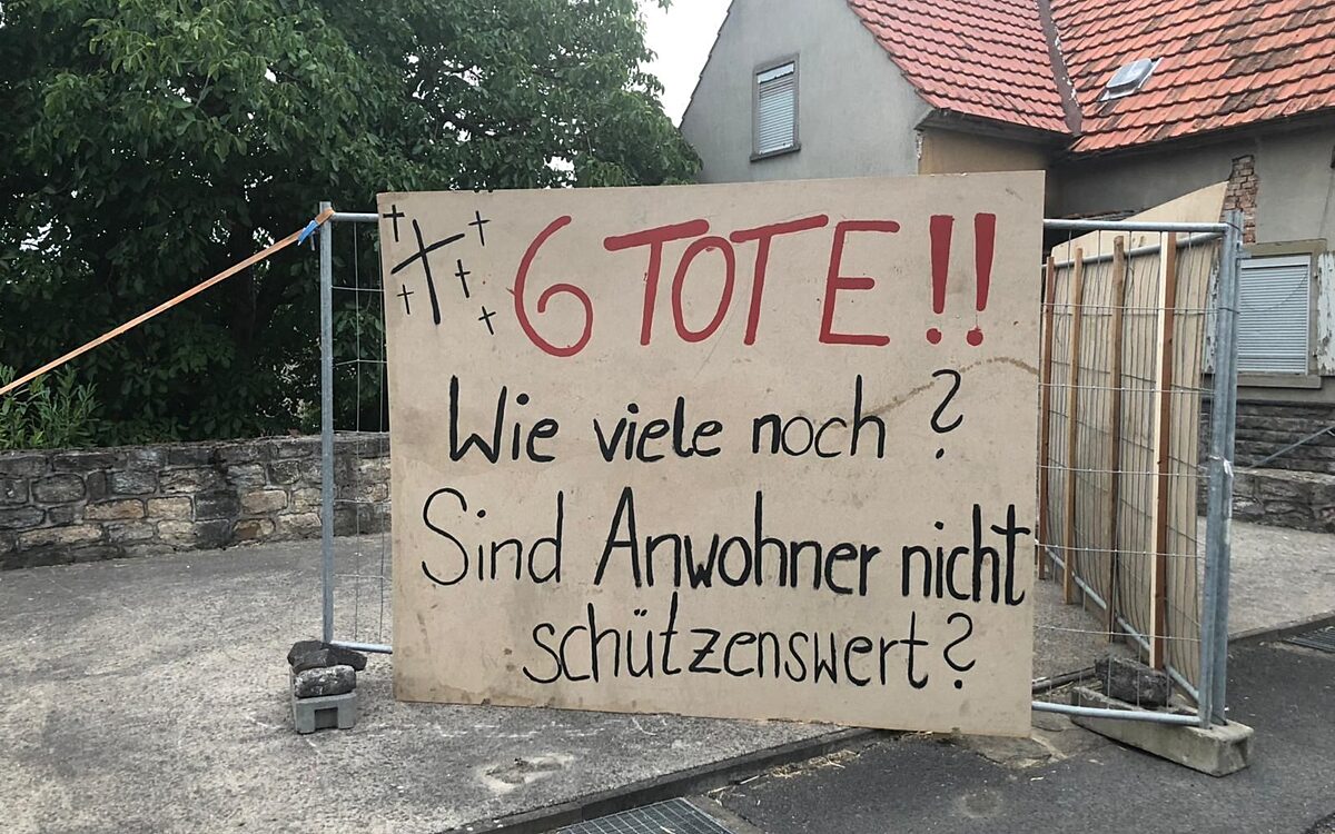 Ein Protestplakat an der B19 Ein Protestplakat an der B19