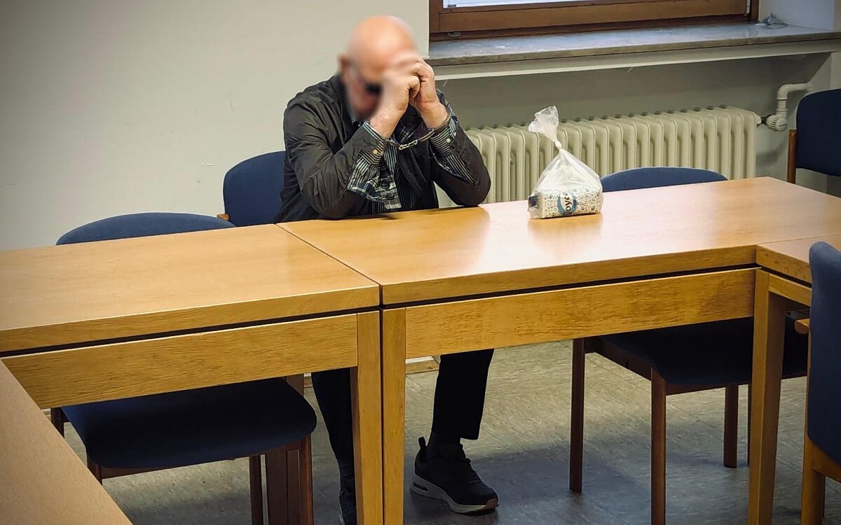 Der angeklagte 82-Jährige im Gerichtssaal in Schweinfurt Der angeklagte 82-Jährige im Gerichtssaal in Schweinfurt