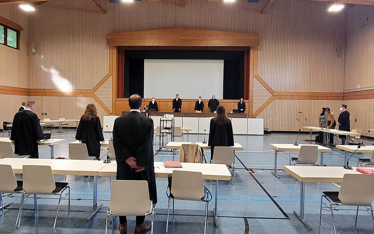 Der Beschuldigte im Messerattacke-Prozess am Urteils-Tag Der Beschuldigte im Messerattacke-Prozess am Urteils-Tag