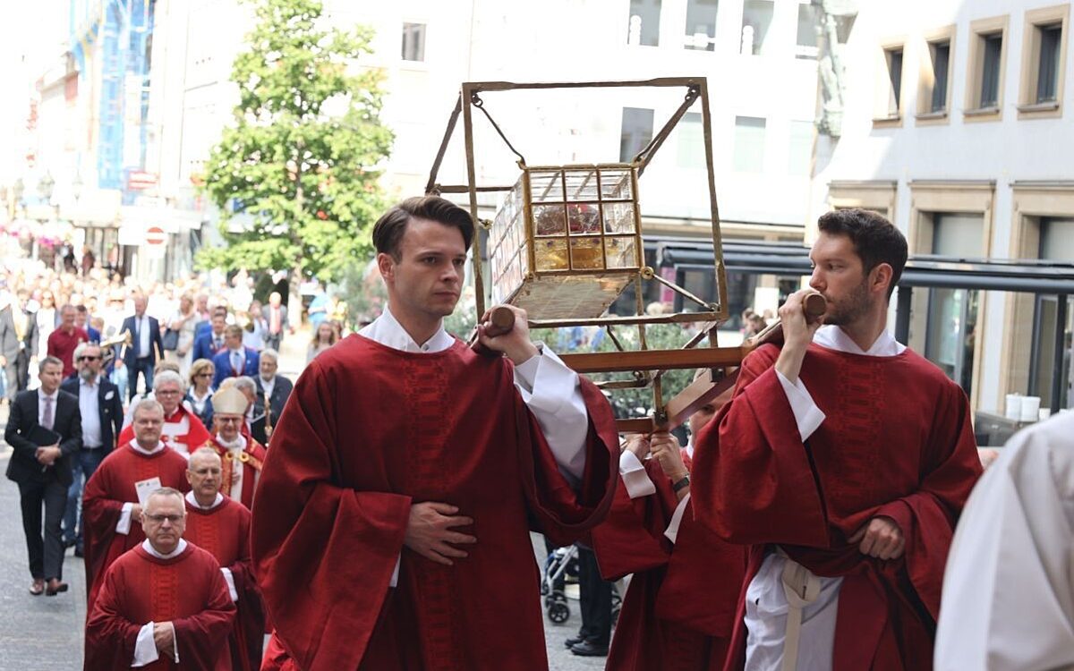 Kiliani Wallfahrt Reliqien Prozession (2023) Kiliani Wallfahrt Reliqien Prozession (2023)