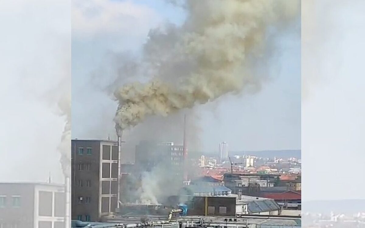 Rauch steht über dem ZF-Werk Nord in Schweinfurt Rauch steht über dem ZF-Werk Nord in Schweinfurt