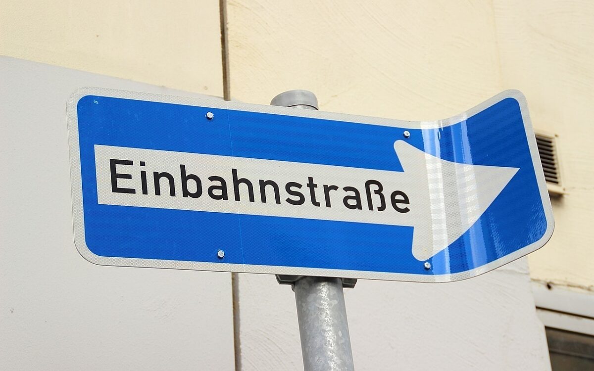 Symbolbild Einbahnstraße Symbolbild Einbahnstraße