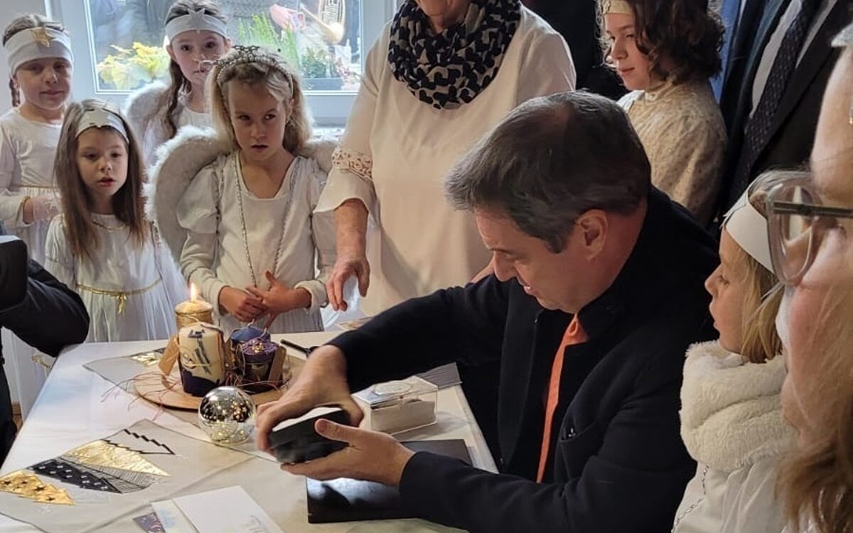 Ministerpräsident Söder im Weihnachtspostamt Himmelstadt Ministerpräsident Söder im Weihnachtspostamt Himmelstadt