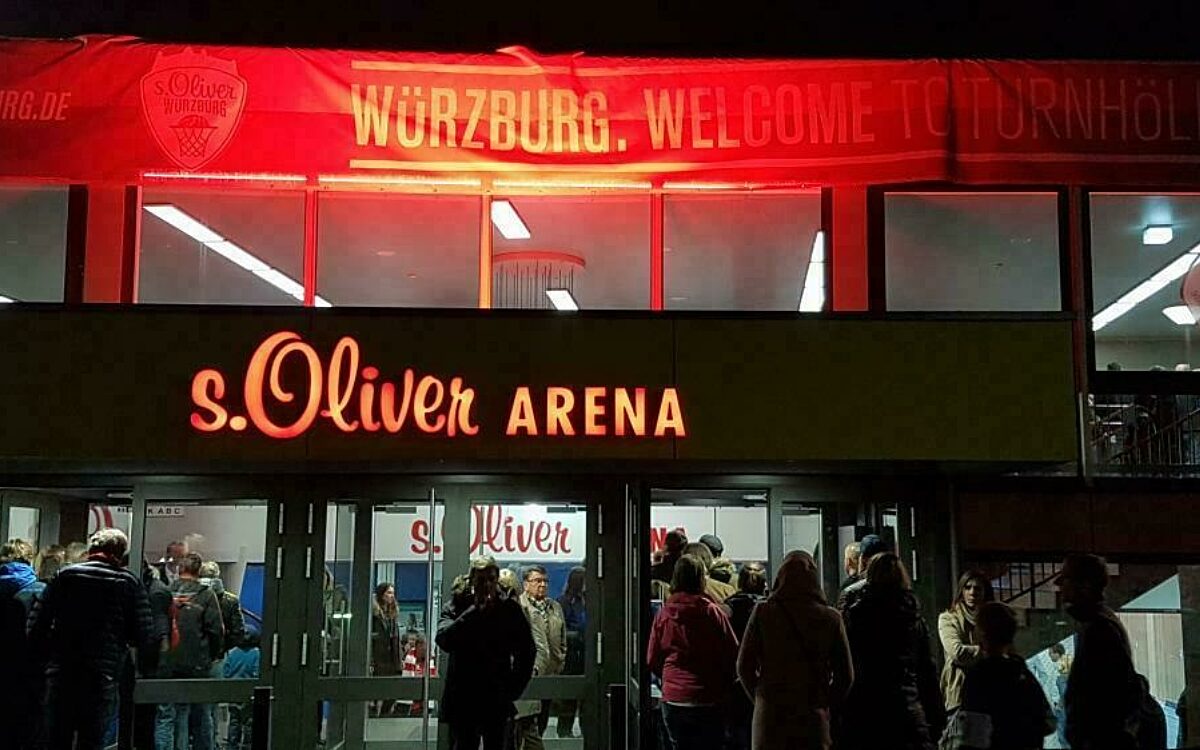 Die s.Oliver Arena bei Nacht Die s.Oliver Arena bei Nacht