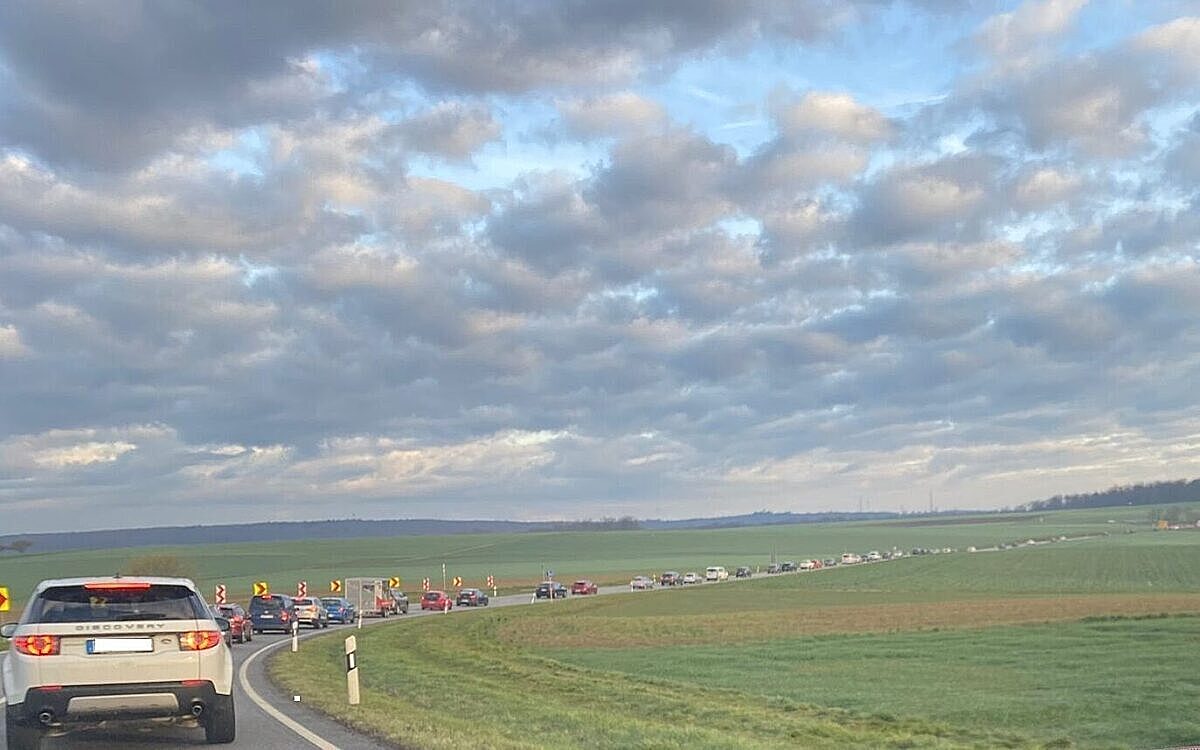 In Folge des Straba-Streiks staut sich der Verkehr zwischen Rottenbauer und der Würzburger Innenstadt In Folge des Straba-Streiks staut sich der Verkehr zwischen Rottenbauer und der Würzburger Innenstadt