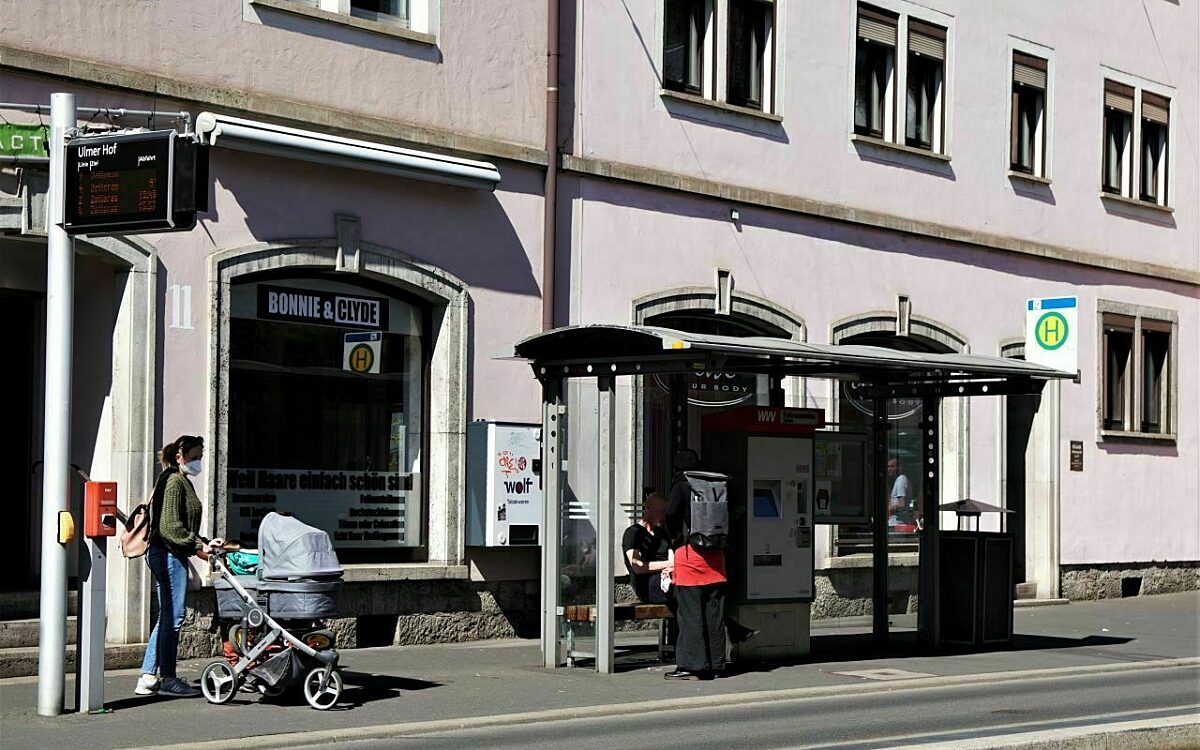 Eine Straßenbahnhaltestelle der WVV Eine Straßenbahnhaltestelle der WVV