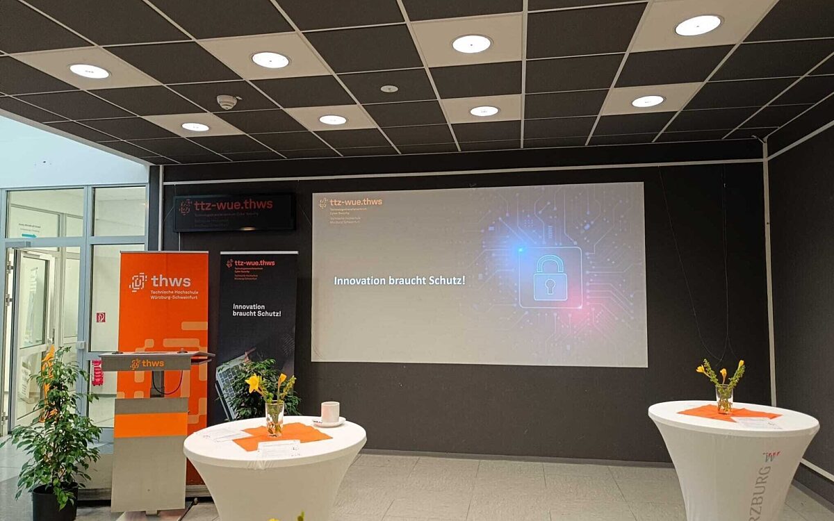 Das Technologie-Transferzentrum in Ochsenfurt bei der Eröffnung Das Technologie-Transferzentrum in Ochsenfurt bei der Eröffnung