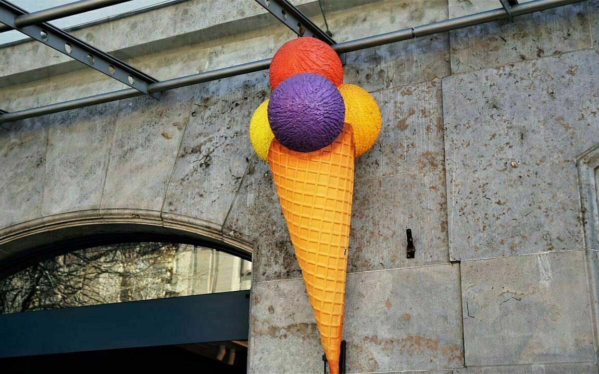 Übergroßes Eis Übergroßes Eis