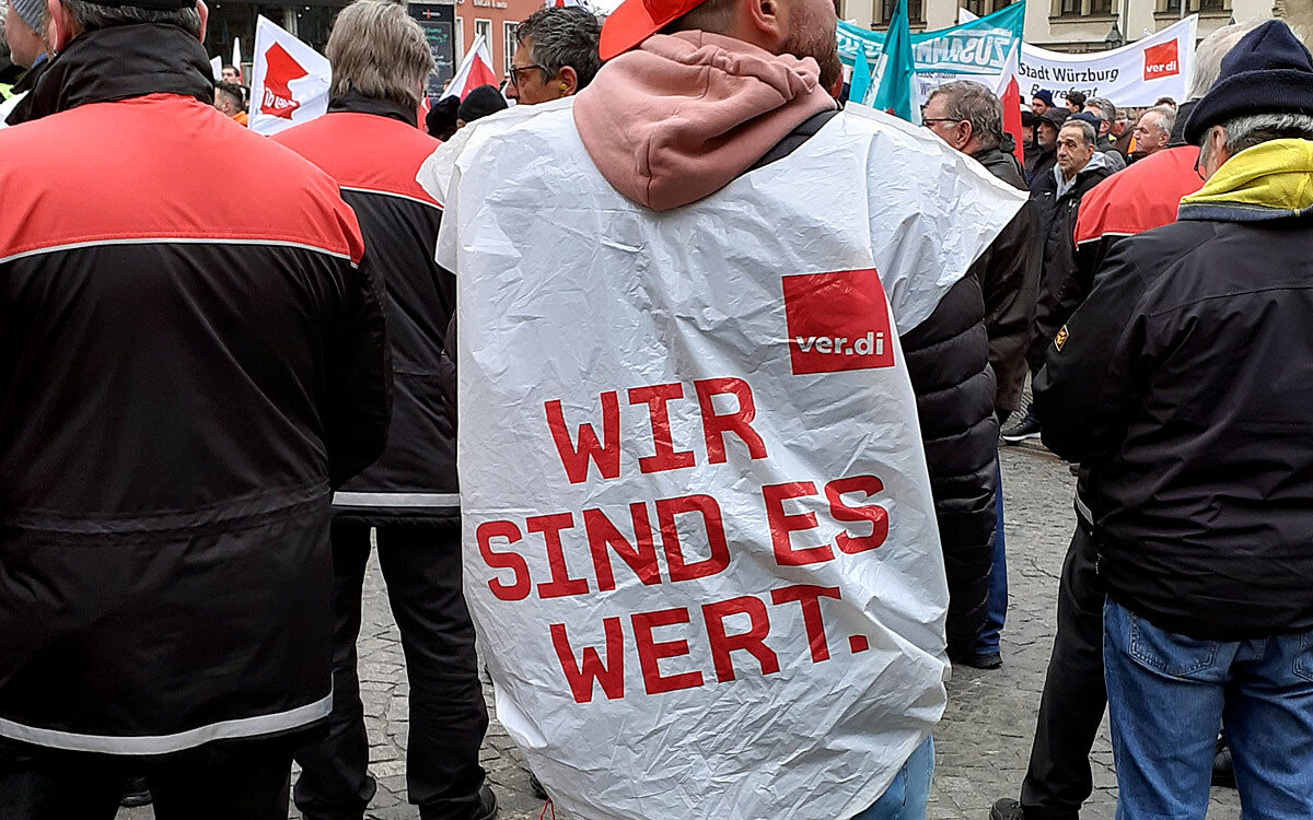 Streikende Verdi-Mitglieder Streikende Verdi-Mitglieder