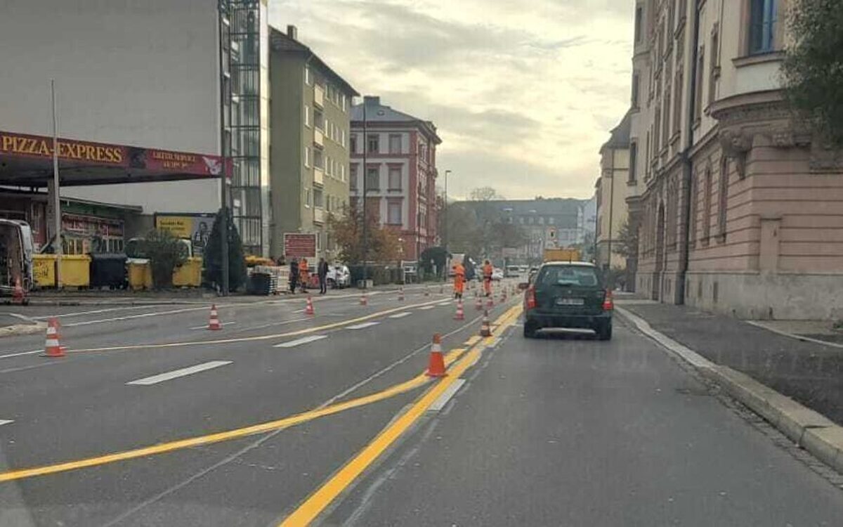 Der Wasserrohrbruch in der Veitshöchheimer Straße Der Wasserrohrbruch in der Veitshöchheimer Straße