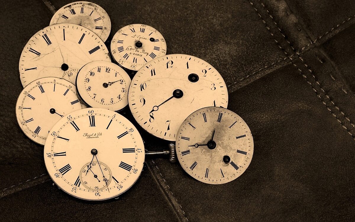 Viele verschiedene Uhren