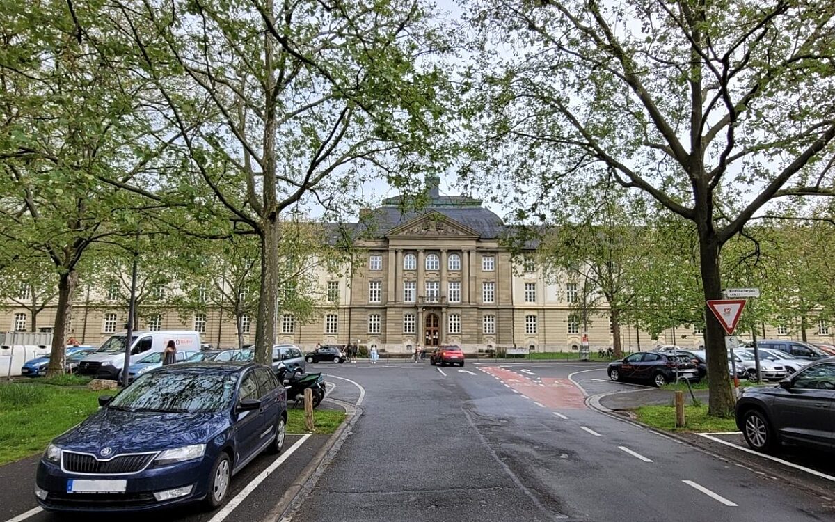 Wittelsbacher platz uni Wittelsbacher platz uni